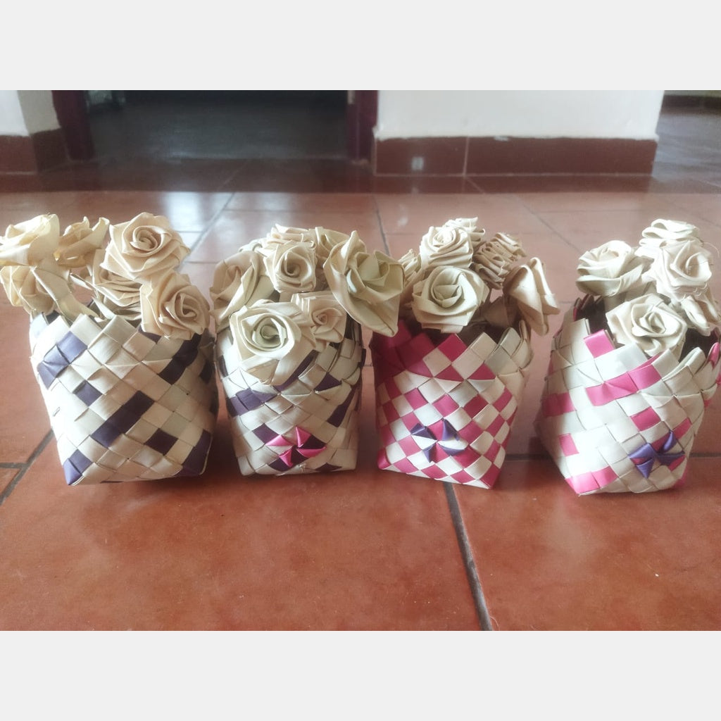 Palm Pen Stand with Flowers~ Size: 4*6