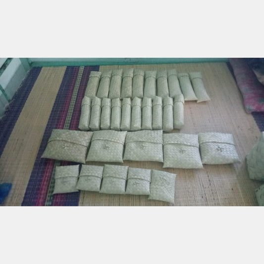 Palm Leaf Hand Pouch~ Size: 8*6