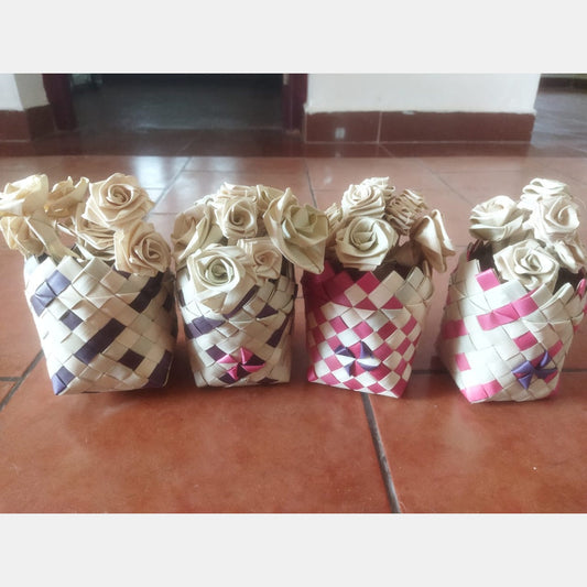 Palm Pen Stand with Flowers~ Size: 4*6